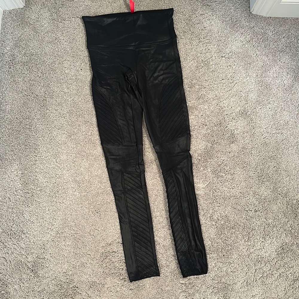 Spanx Faux Leather Moto Legging size small very black